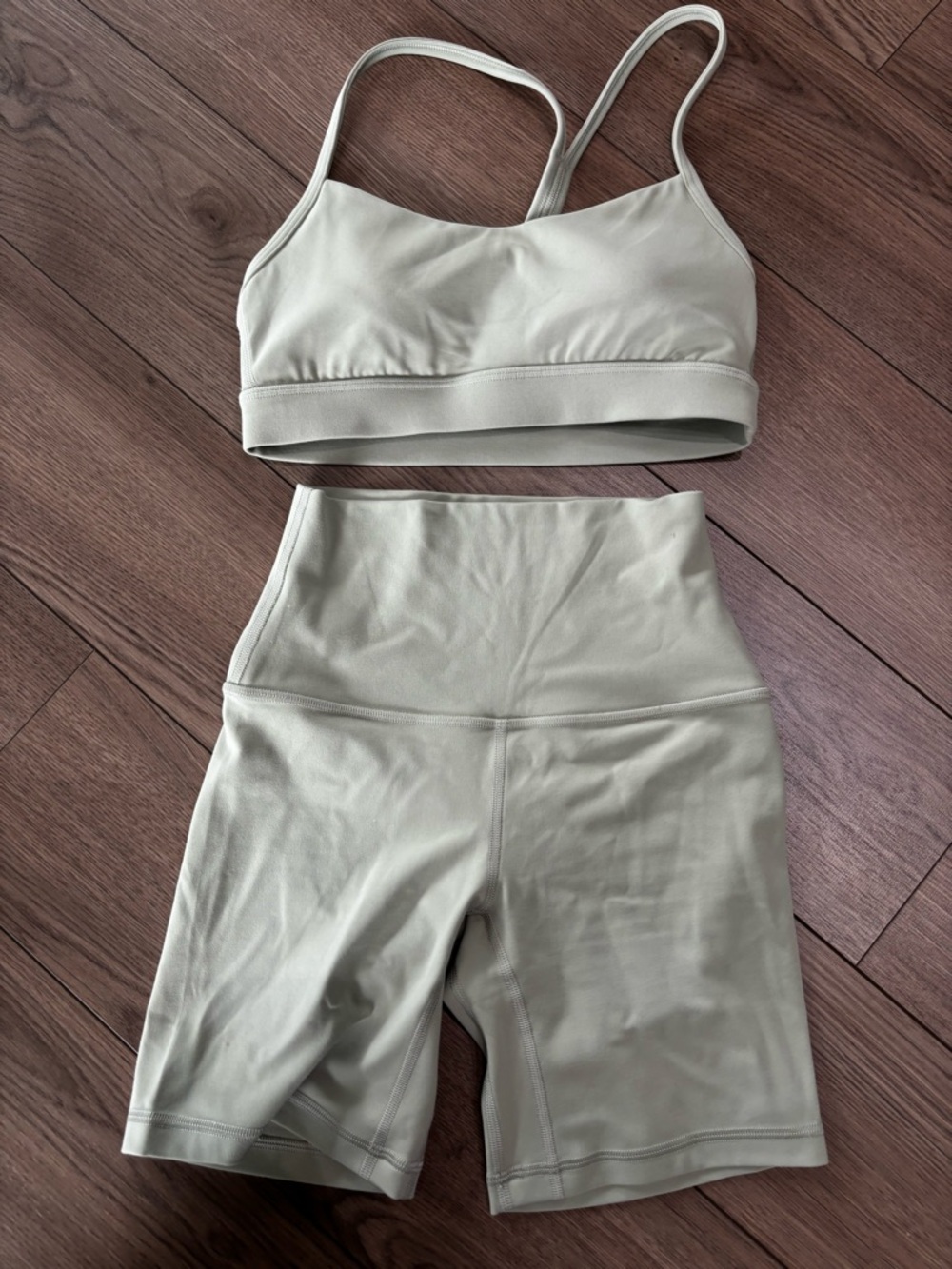 Lululemon Align 5” Short and Matching bra Set Fog Green